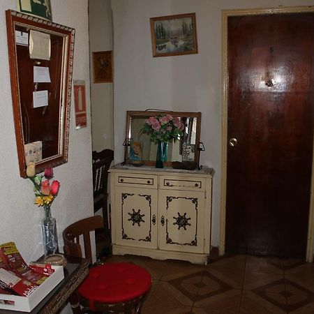 Hostal Xucar Madrid Buitenkant foto