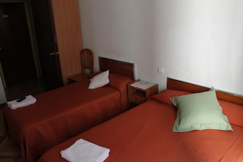 Hostal Xucar Madrid Kamer foto